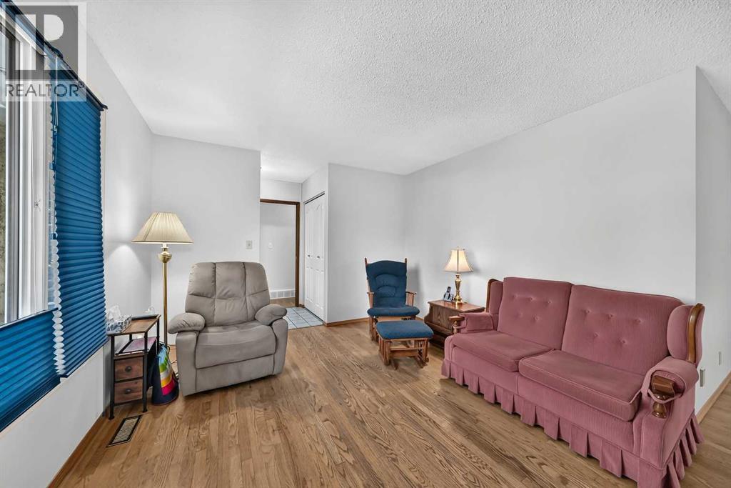 112 Queensland Place SE