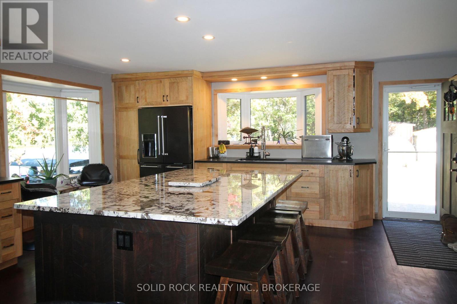 1127 PERRY LANE