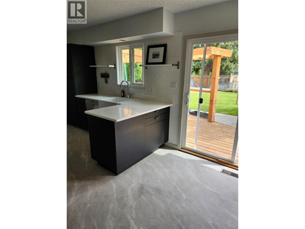 12261 SAUNDERS CRESCENT, SUMMERLAND, BC V0H 1Z9 - Image 1080350794.jpeg?d=l