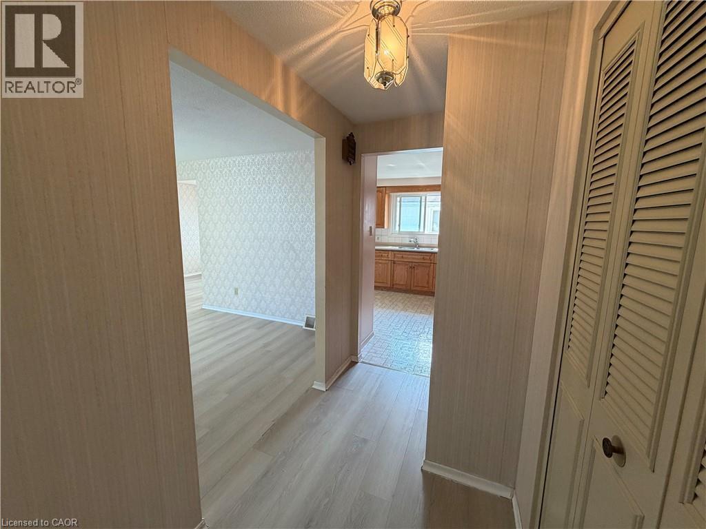 148 PEPPERWOOD Crescent Unit# Upper
