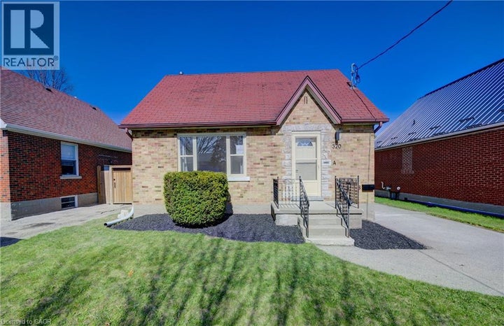 Photo 1 of 21 — 320 HIGHLAND Road E Unit# Main, Kitchener, ON N2M 3W4