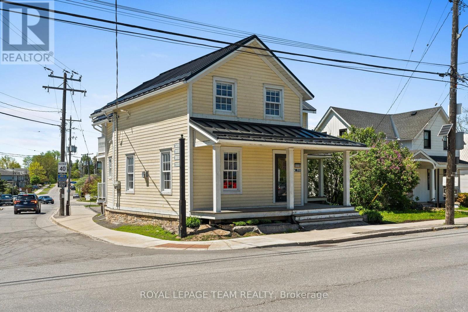 5550 MANOTICK MAIN STREET