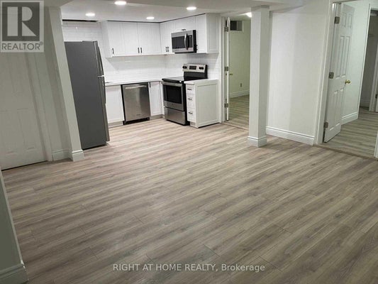 727 Down Cres, Oshawa (Donevan), ON 3