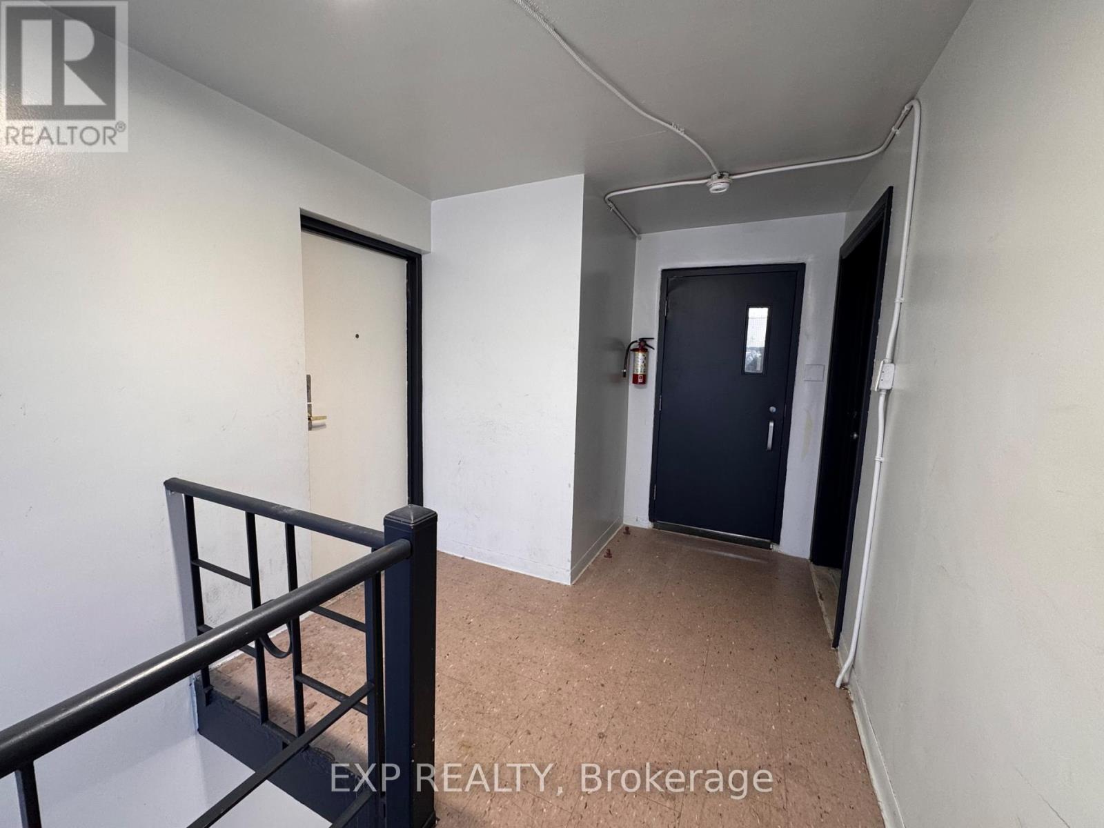 1 - 256 LAKESHORE ROAD E
