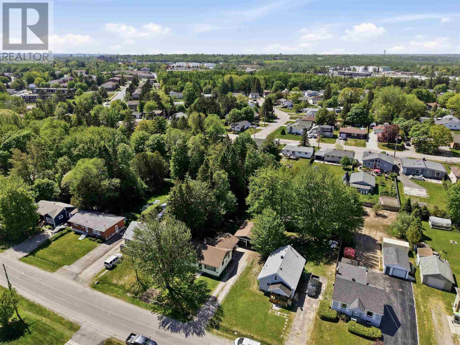 104 Eastern AVE - Photo 3