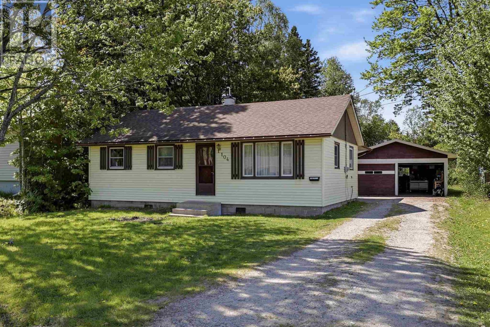 104 Eastern AVE - Photo 2