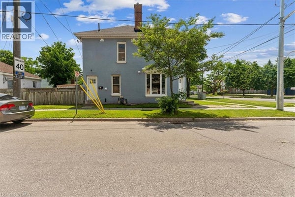 74 Erie Ave, Brantford, ON 2