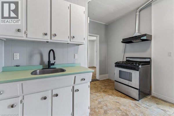 74 Erie Ave, Brantford, ON 5