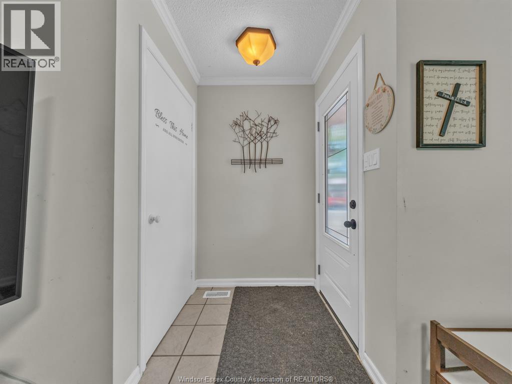 3149 ELMWOOD CRESCENT