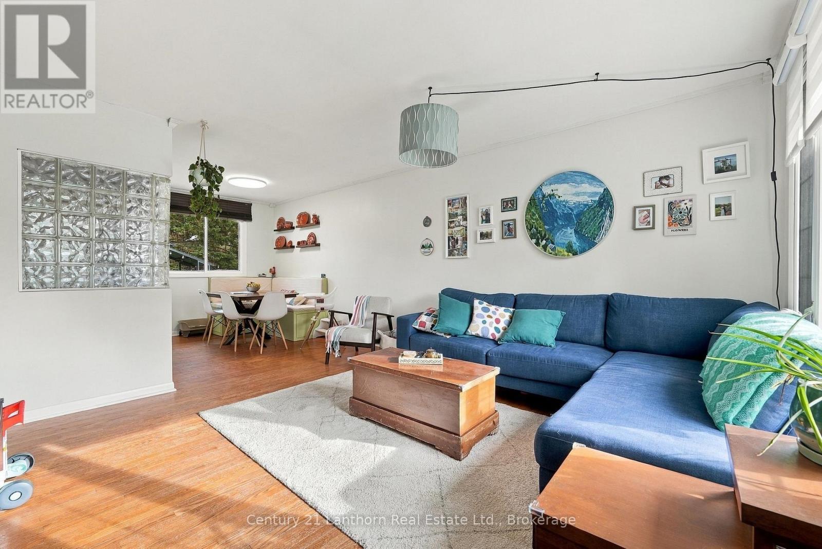 706 WILLIS STREET