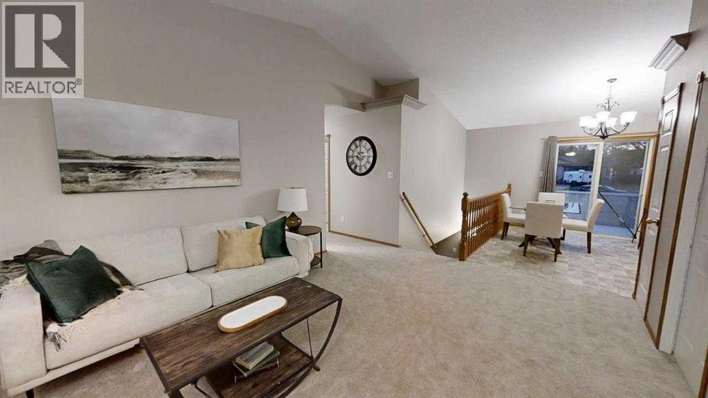 42 Mt Backus Crescent W