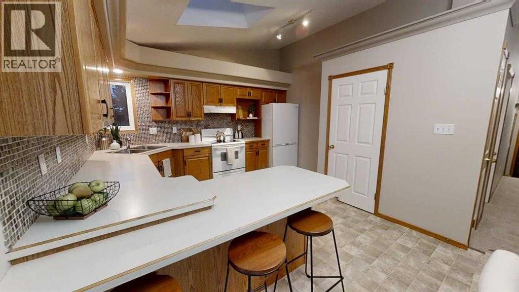 42 Mt Backus Crescent W