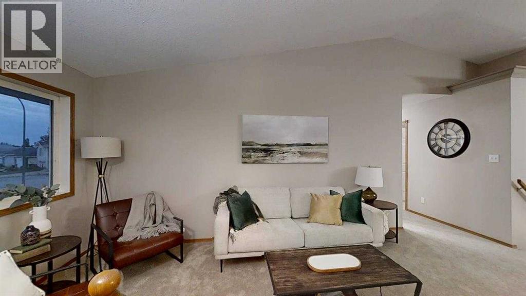 42 Mt Backus Crescent W