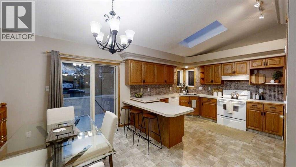 42 Mt Backus Crescent W