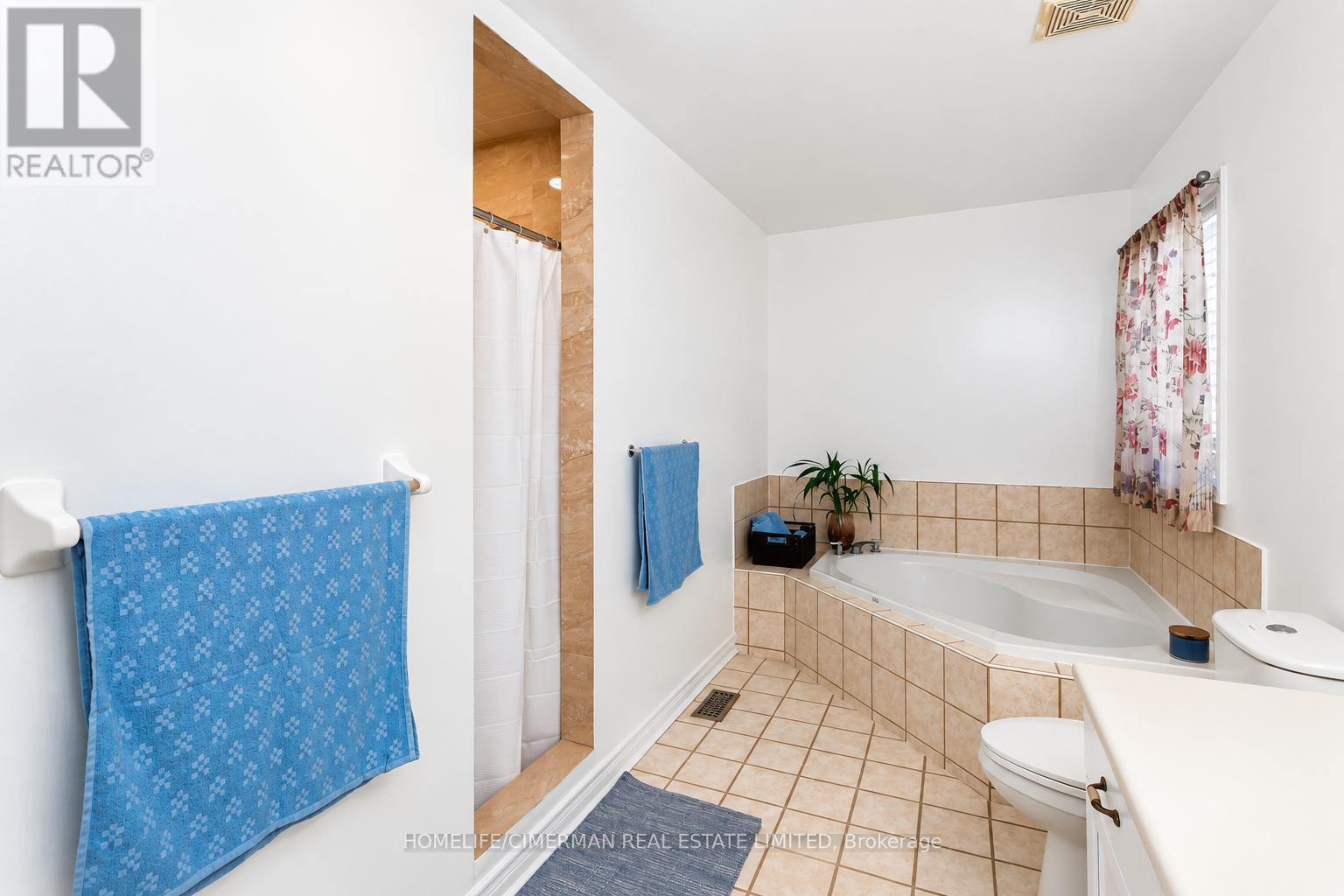 7 OKANAGAN DRIVE E