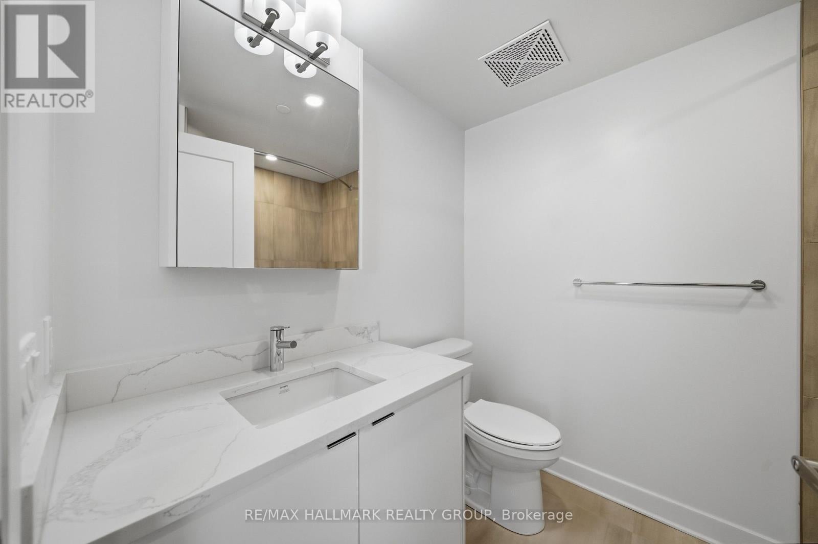 2406 - 180 GEORGE STREET