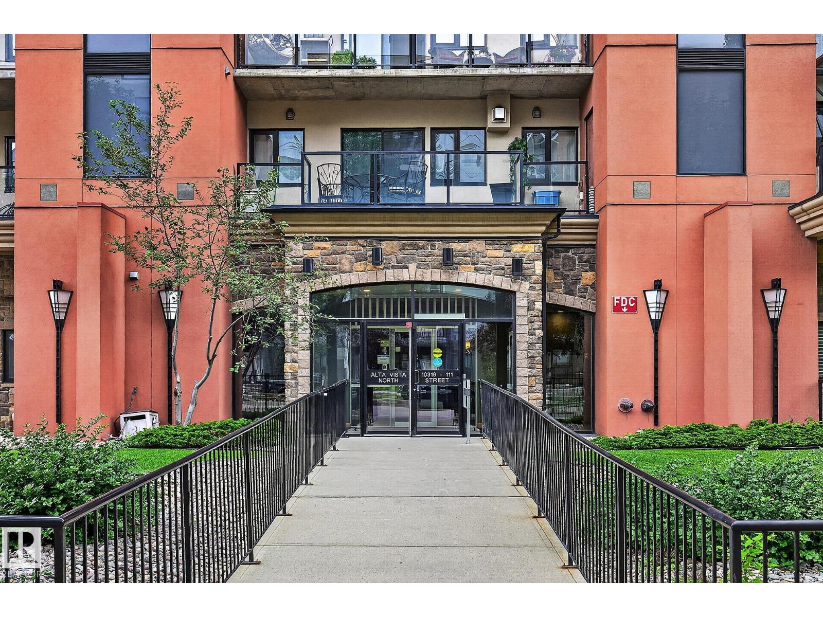 #1102 10319 111 ST NW