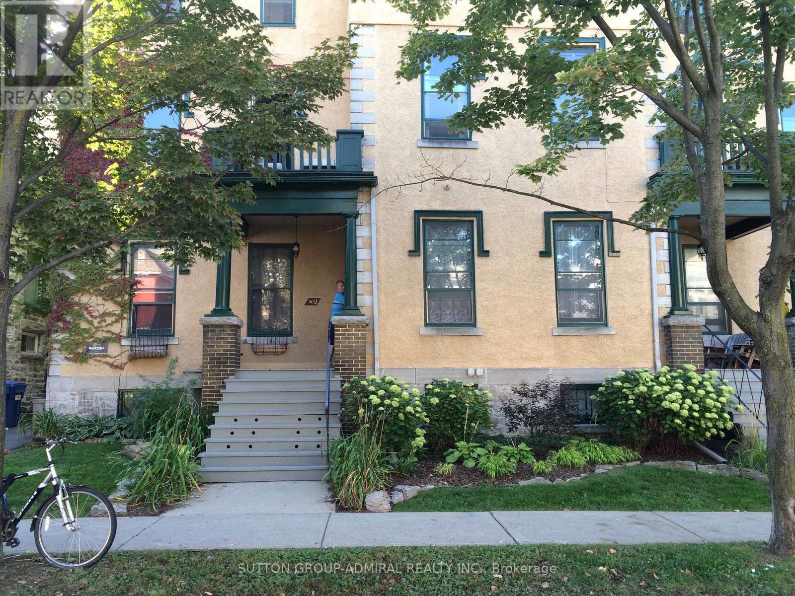 162 DALY AVENUE