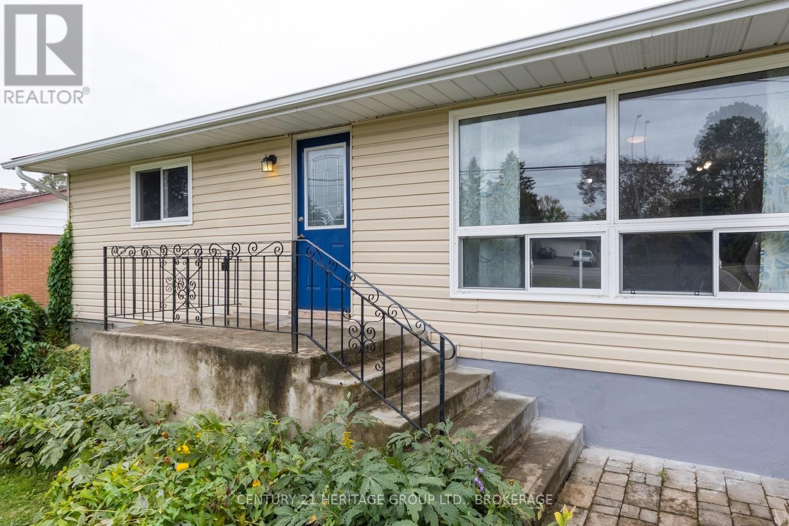 3007 PRINCESS STREET