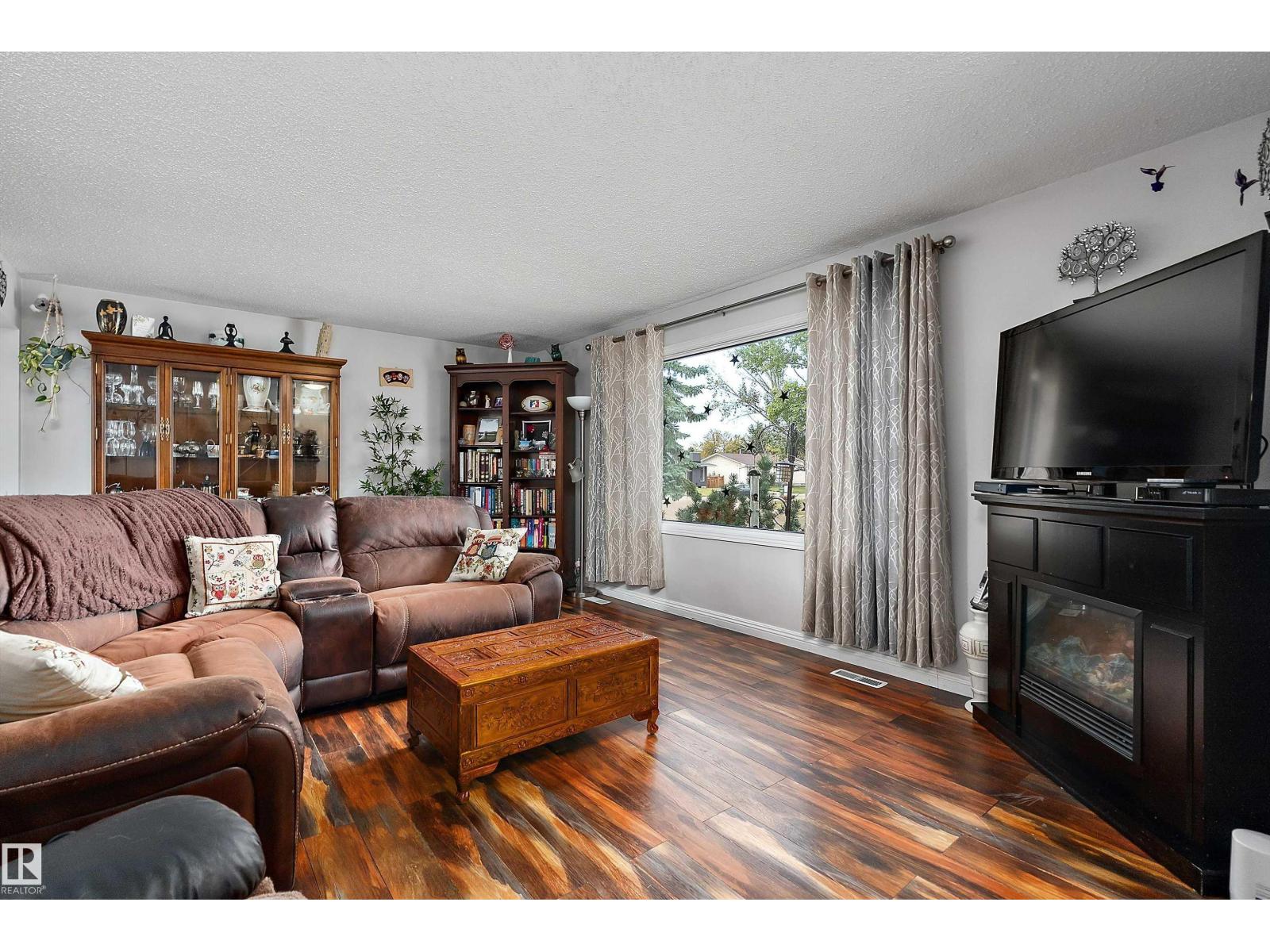 12211 147 AV NW