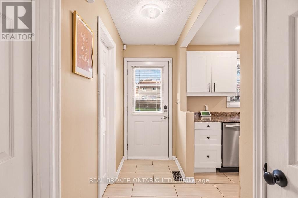 119 TEAL CRESCENT