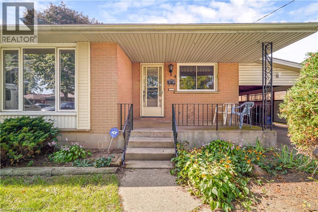 4 WADDINGTON Street