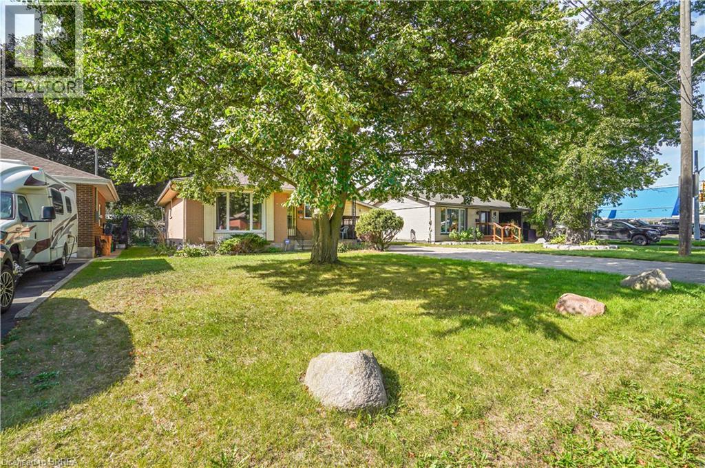 4 WADDINGTON Street