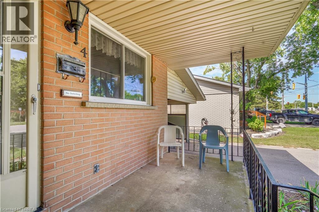 4 WADDINGTON Street