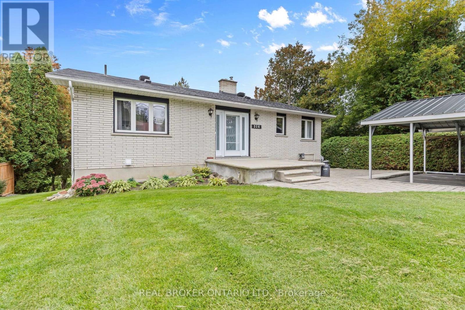 316 CLOTHIER STREET W