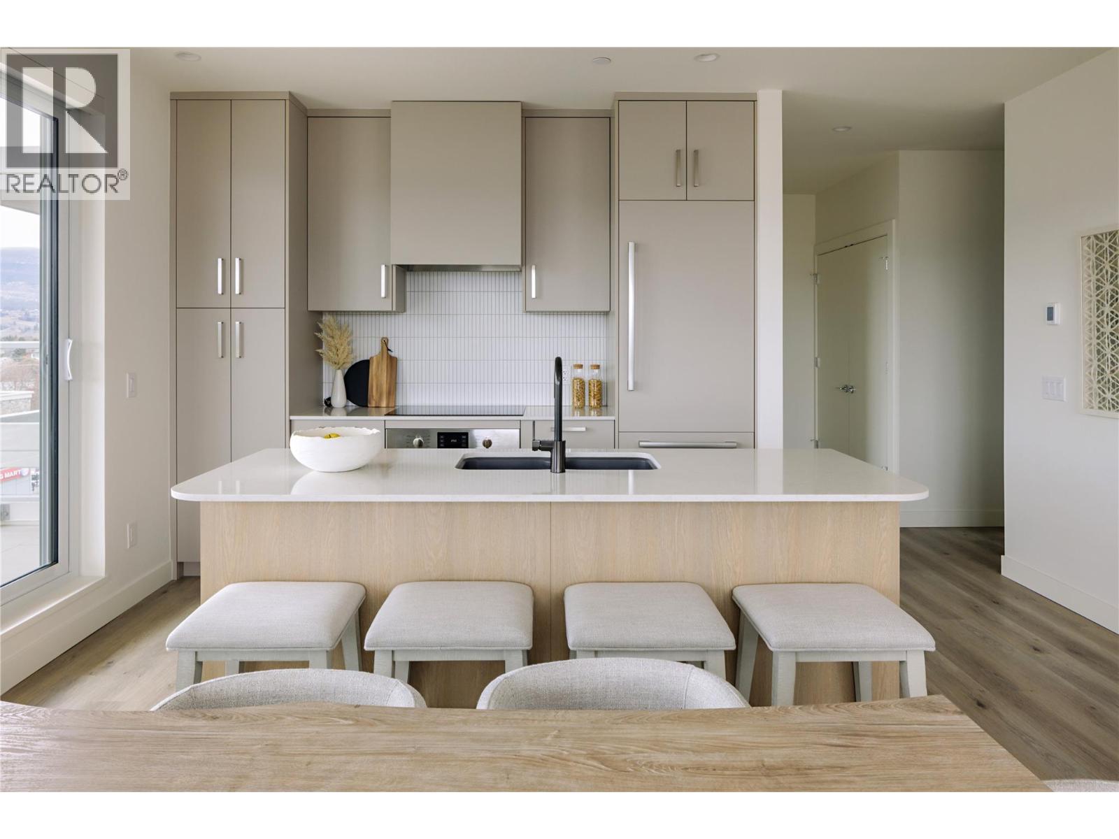 3300 Lakeshore Road Unit# 503