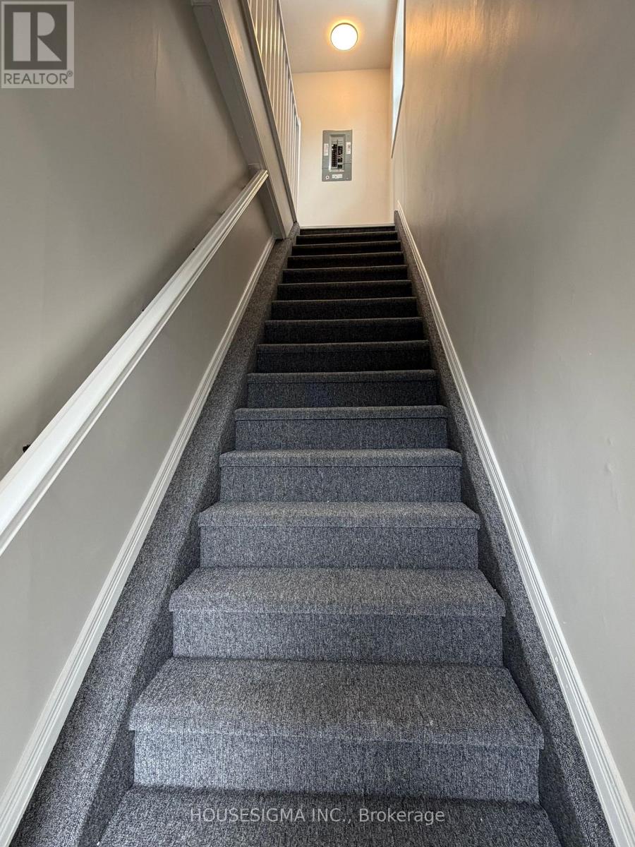 UPPER UNIT - 28 WEST STREET N