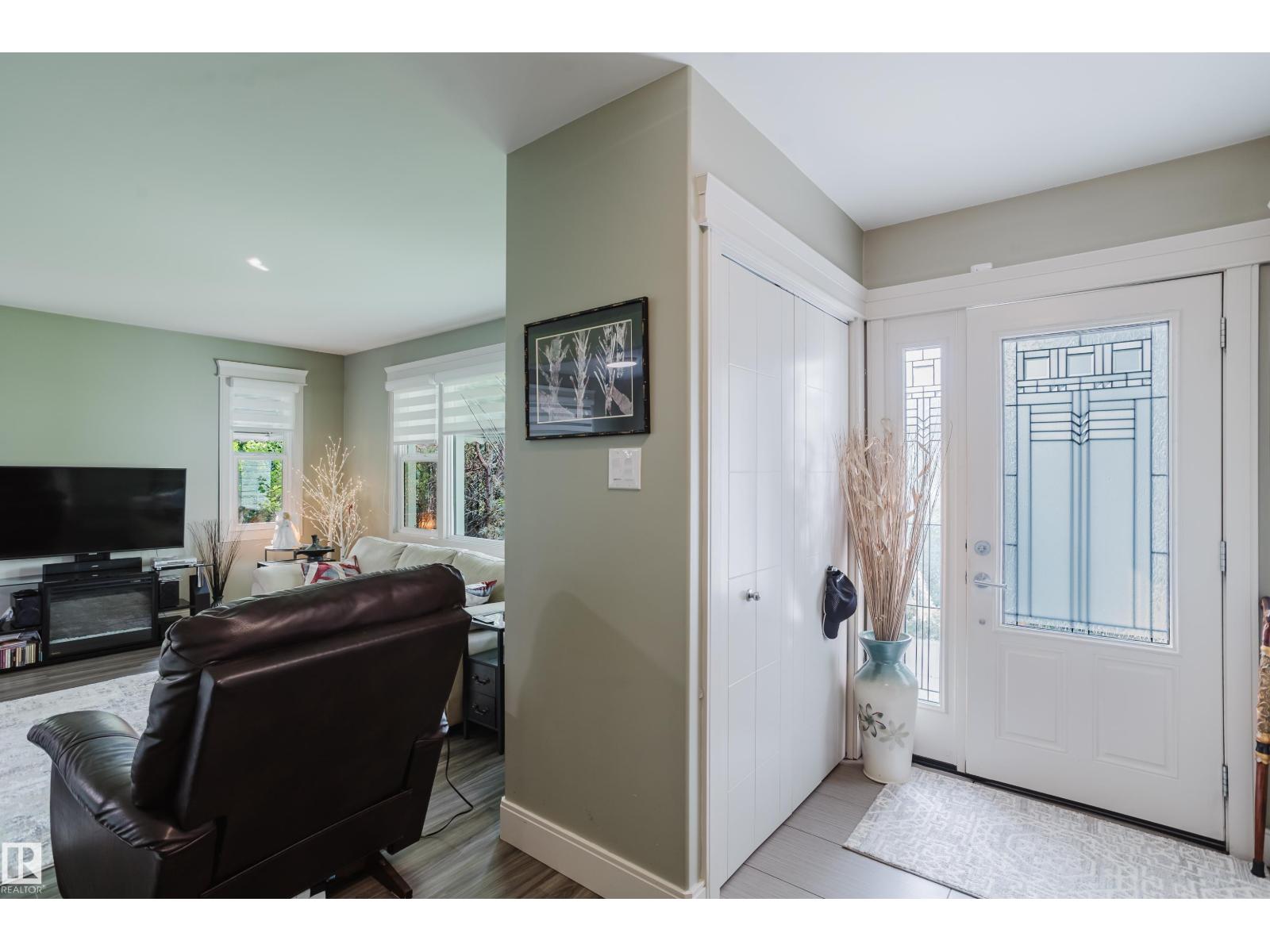 14814 104 AV NW