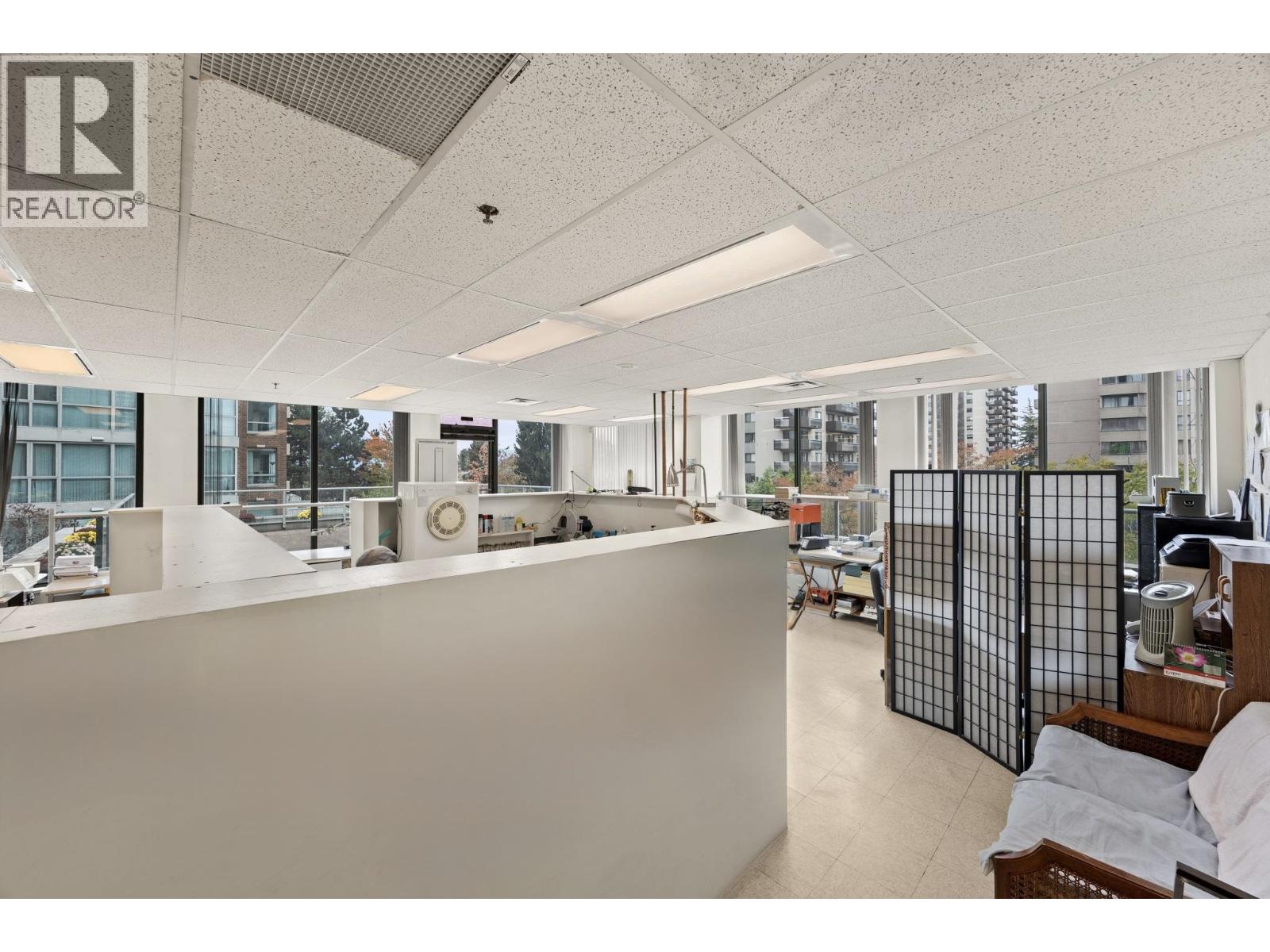 205 4885 KINGSWAY