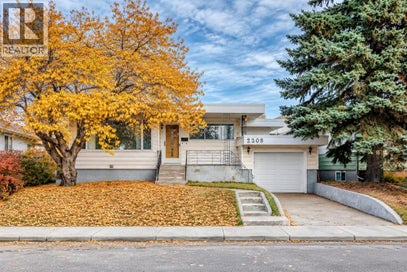 2208 Capitol Hill Crescent NW Calgary AB T2M 4B9