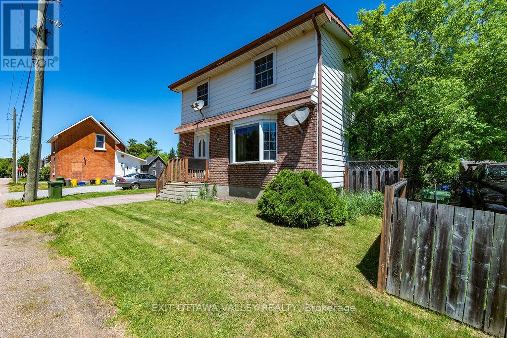 341 CRAIG STREET - Photo 2