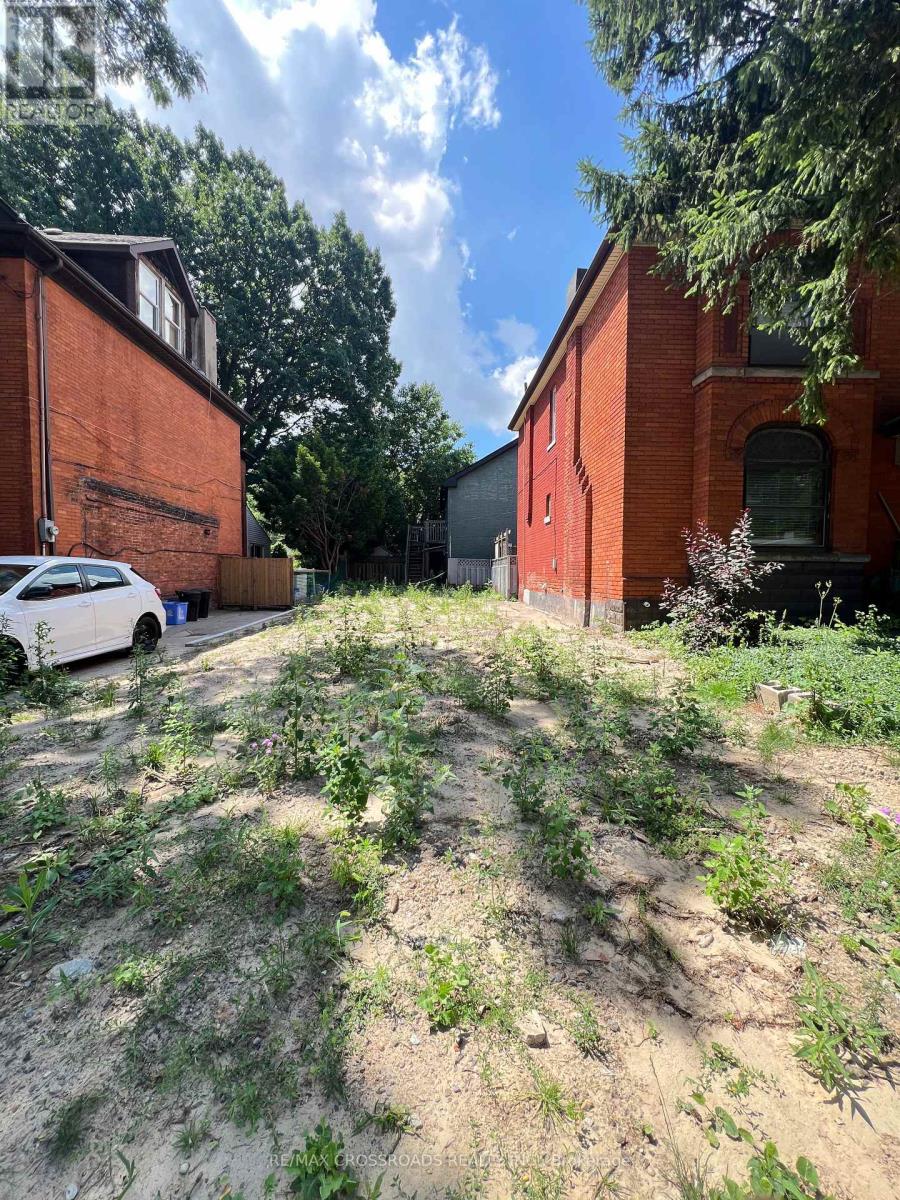 128 STINSON STREET