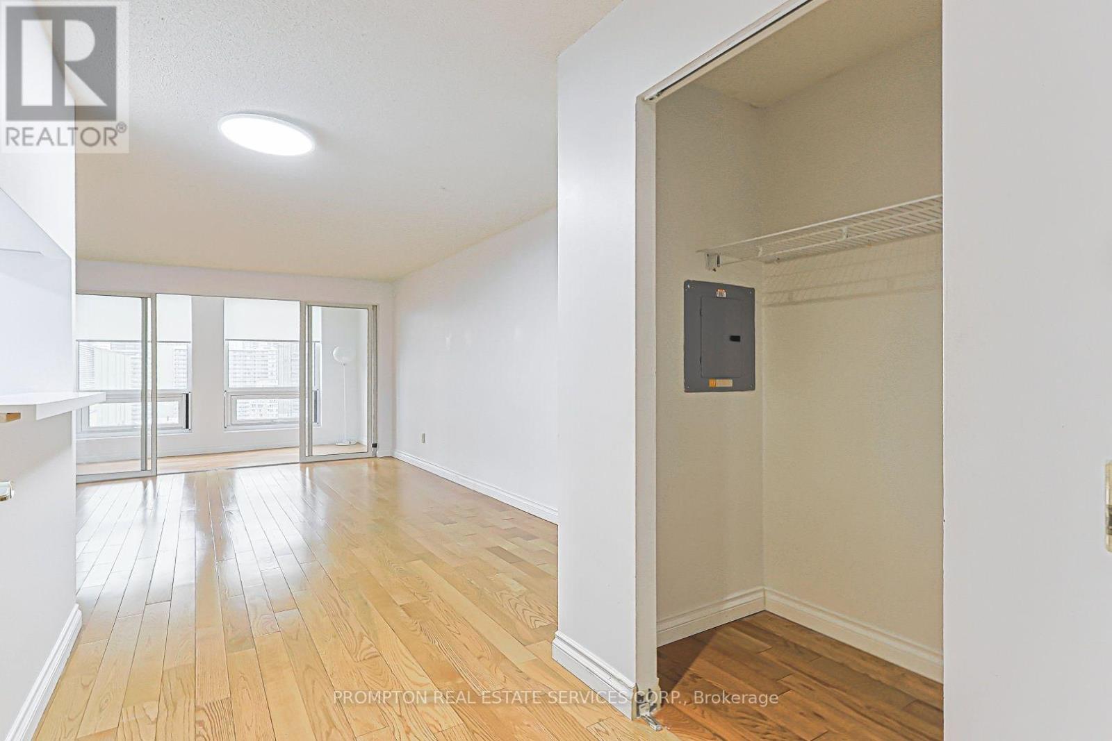 1705 - 25 GRENVILLE STREET