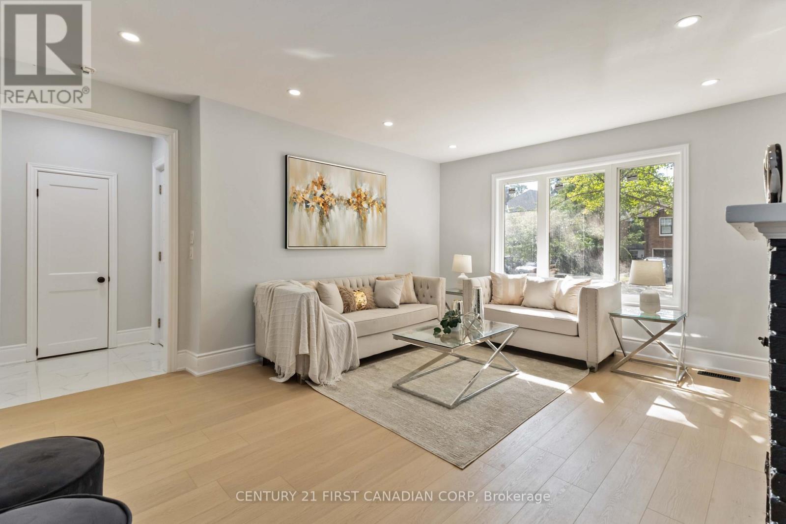122 WINDSOR CRESCENT