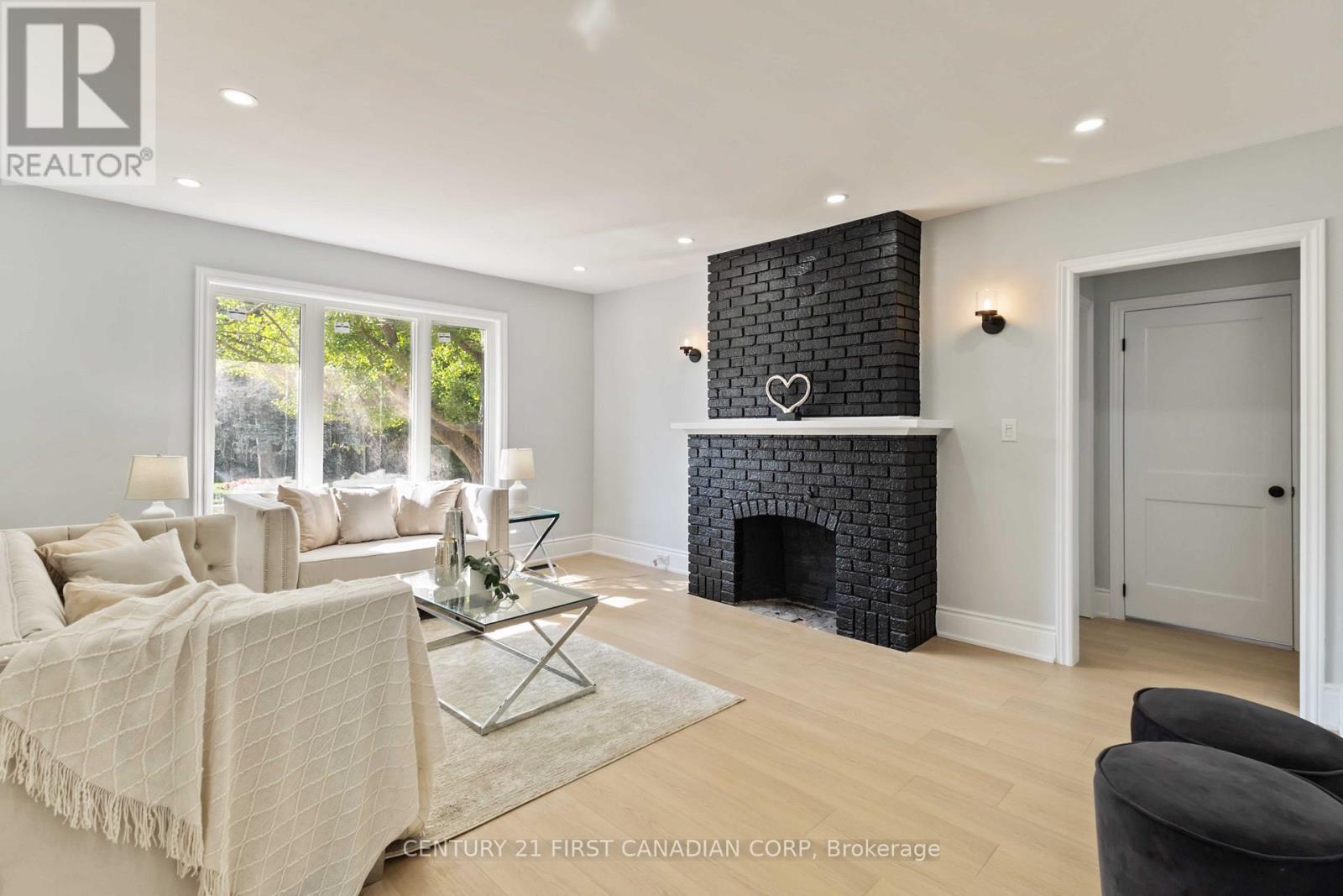 122 WINDSOR CRESCENT