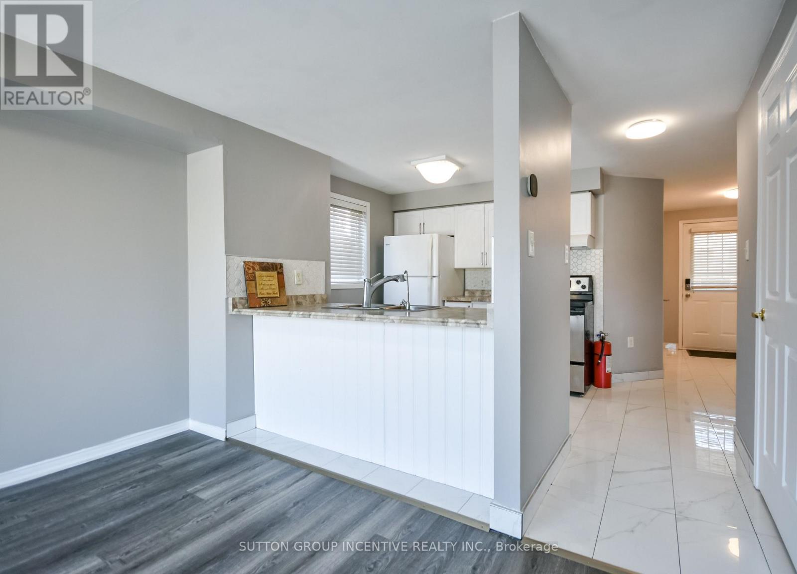256 DUNSMORE LANE
