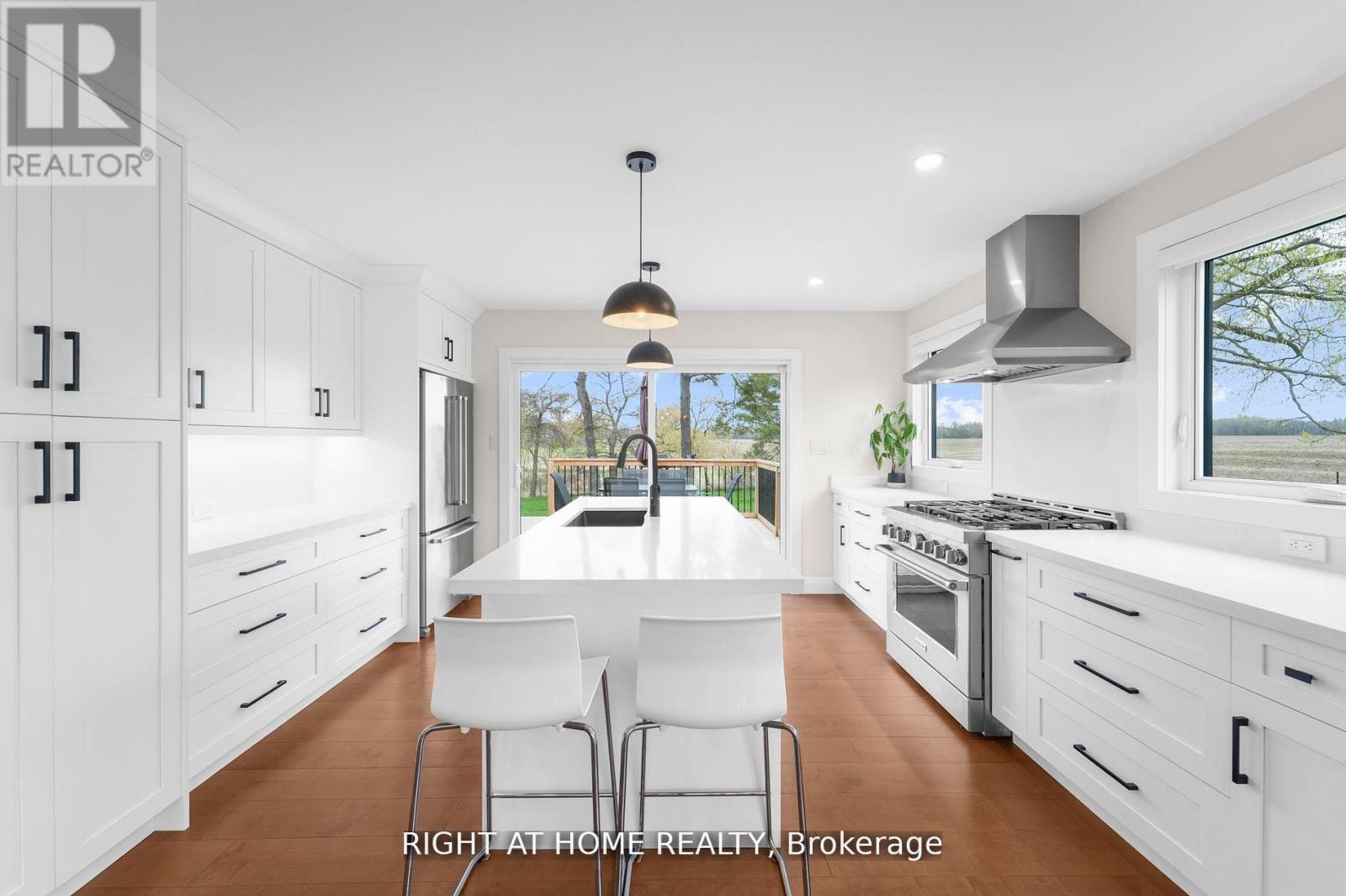 17083 WARDEN AVENUE