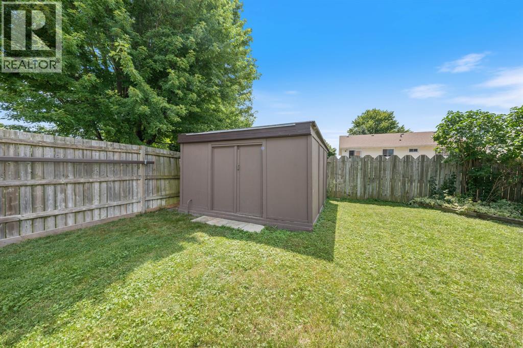 1219 Thistledown AVENUE - Photo 2