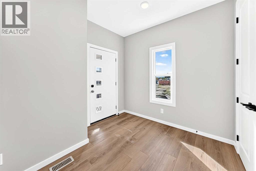 2084 Lancaster Heights SE