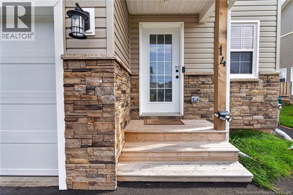 14 Rochefort Street - Photo 2