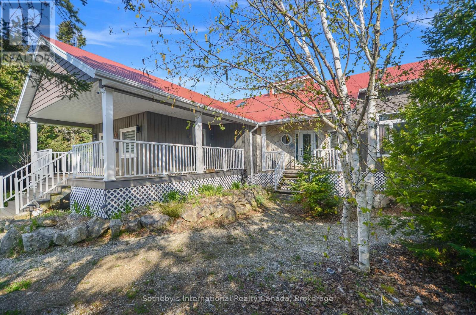 80 COREY CRESCENT