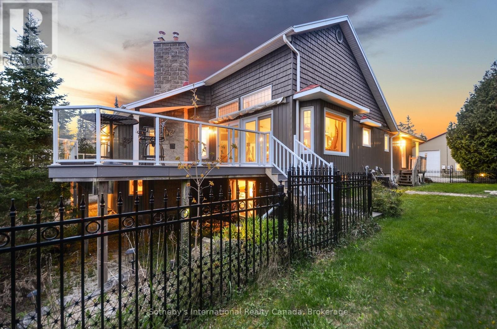 80 COREY CRESCENT