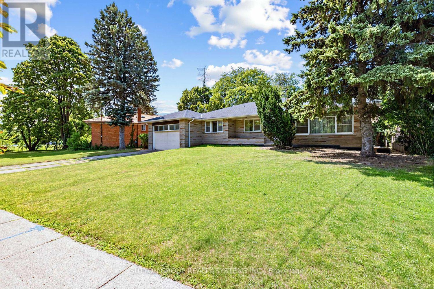 4 BANBURY ROAD