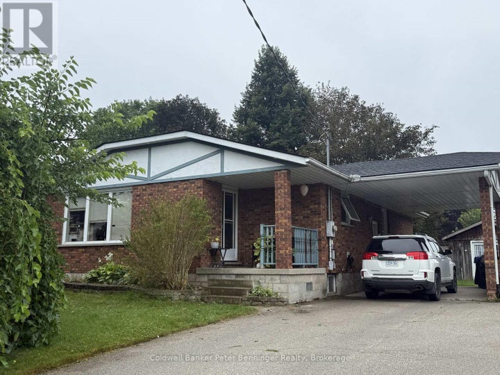 Photo 1 of 18 — 672 21ST AVENUE, Hanover, ON N4N 3L2