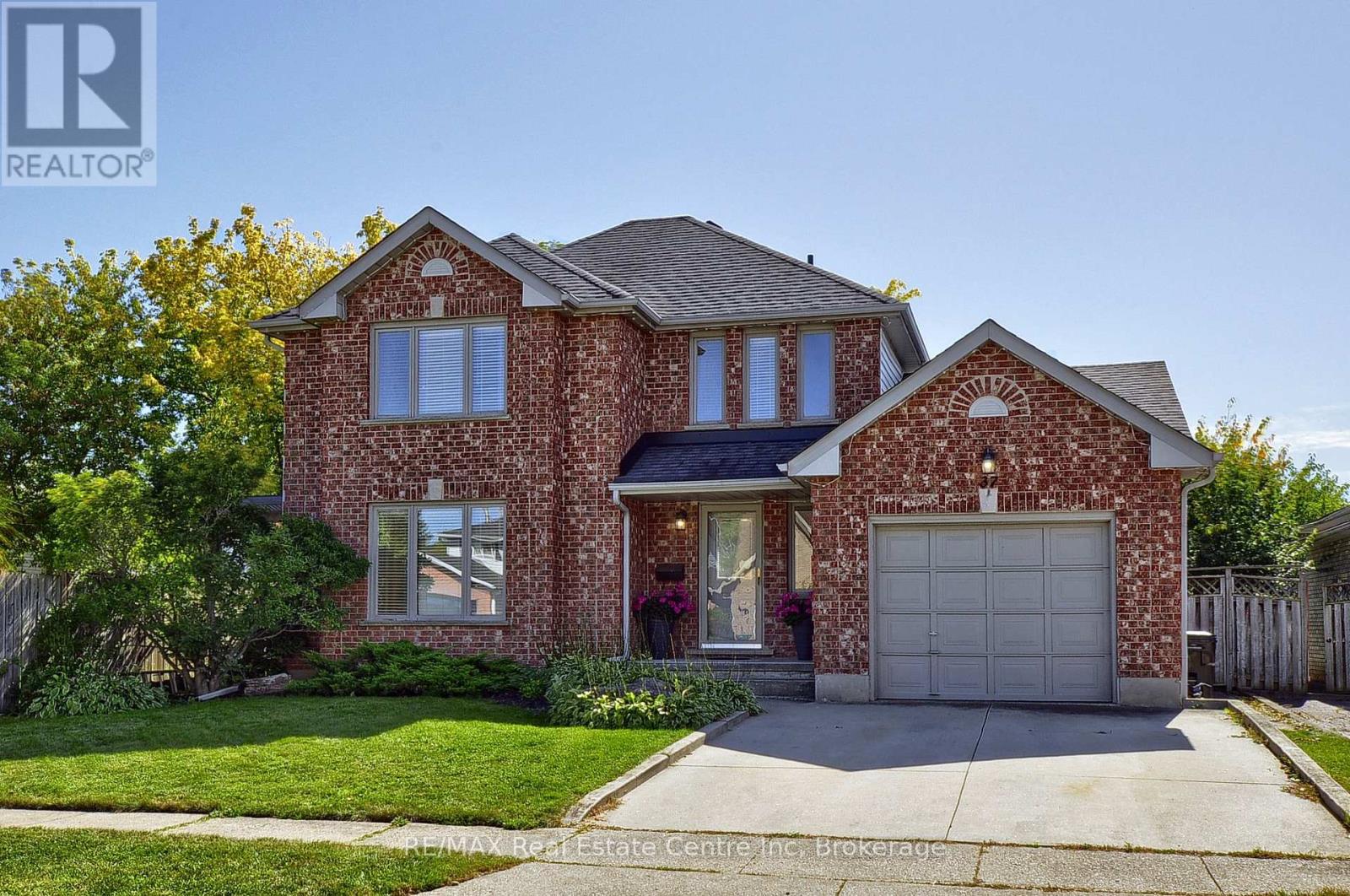 37 WOODCROFT PLACE