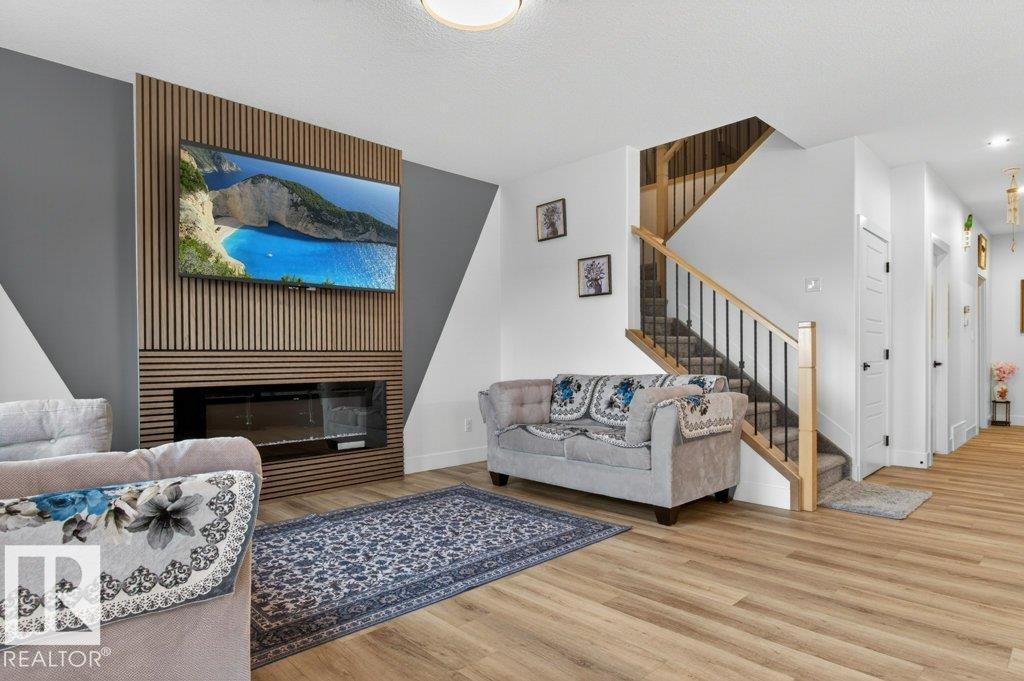 371 Bluff CV